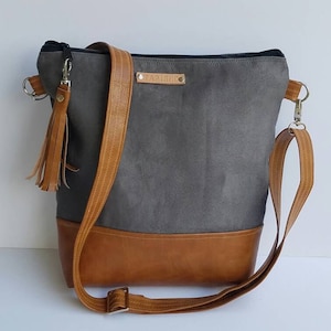 Gray Vegan Suede Crossbody/Vegan Messenger Bag/Gray Vegan Faux Suede Bag/Everyday Purse/Gray Cross Body Bag/Zippered Crossbody Purse