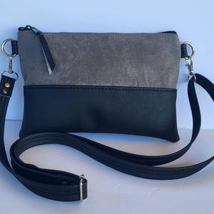 Graue Wildleder Crossbody/Vegan Crossbody Taschen/Kleine Wildleder Crossbody/Faux Wildleder Crossbody/Kleine Wildleder Crossbody/Kleine Wildleder Handtasche/ Festival Tasche/Reisetasche