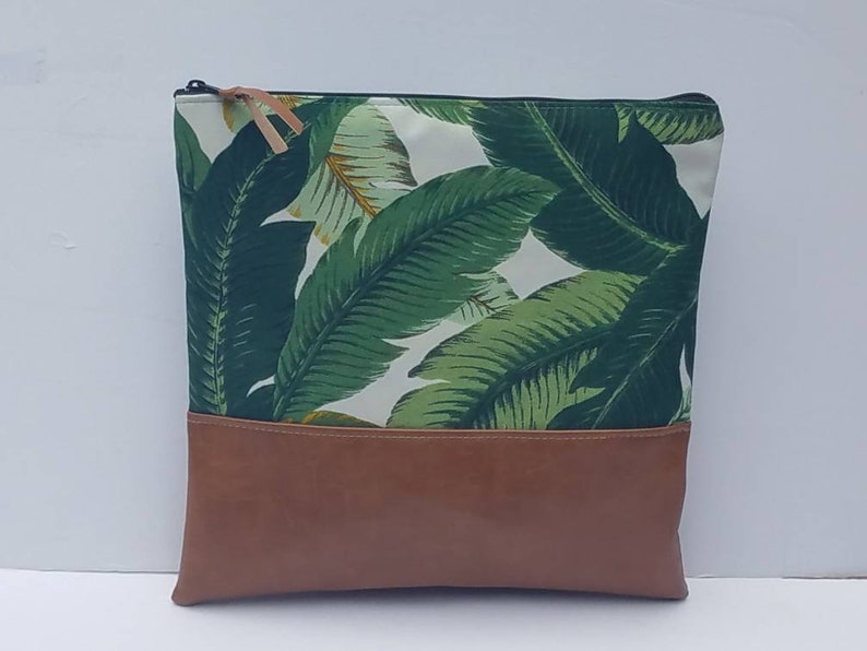 Embrague plegable con estampado de hoja de palma/bolso clutch de gran tamaño de hoja de palma/monedero plegable de cuero vegano verde/bolso plegable de cuero sintético/regalo para ella imagen 4