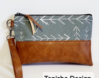 Gray Arrow Wristlet Clutch/Wristlet Wallet/Wristlet Purse/Gift for wife/Mothers Day Gift