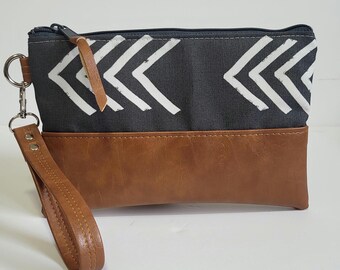 Gray Vegan Suede Wristlet Clutch/Wristlet Wallet/Wristlet Purse/Gift for wife/Mothers Day Gift