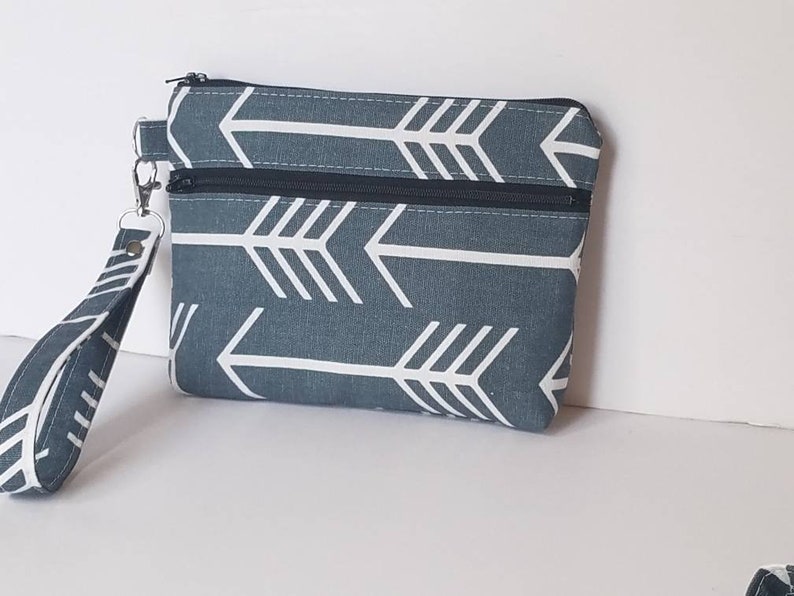 Arrow Iphone Wristlet ClutchDouble Zip Wristlet WalletIphone 8 OtterboxCanvas Wristlet WalletSamsung Galaxy WristletStadium Bag