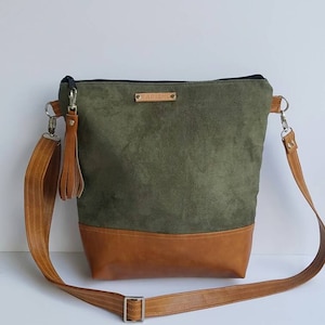 Green Vegan Suede Crossbody Purse/Vegan Leather Messenger Bag/Everyday Bag/Women Messenger Purse/Zippered Crossbody Purse/Gift For Her image 4