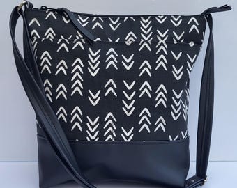 Medium Crossbody Bag/Vegan Leather Cross Body Purse/Women's Cross Body Bag/Black Canvas Everyday Bag
