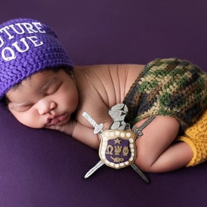 Future Que, baby gold boot,hat,diaper set