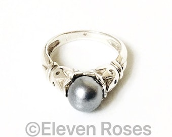 Fluted Sterling Silver Gray Pearl Solitaire Ring