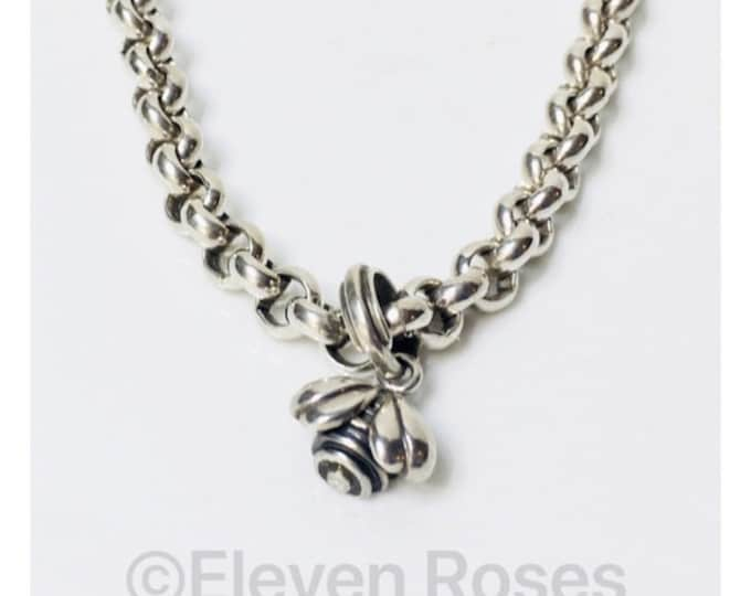 Preowned Saint Sarah Jane Devora Bee Pendant Rolo Chain Necklace 925 Sterling Silver