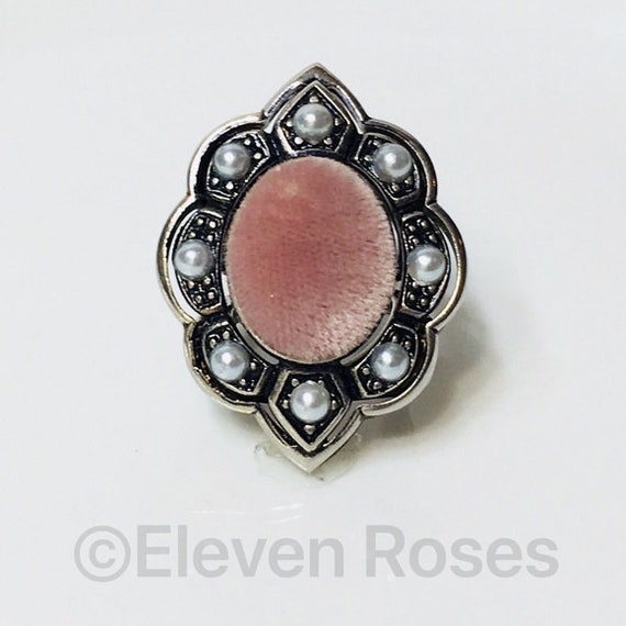 Gucci Rose Velvet Pearl Cocktail Ring Free US Shi… - image 7