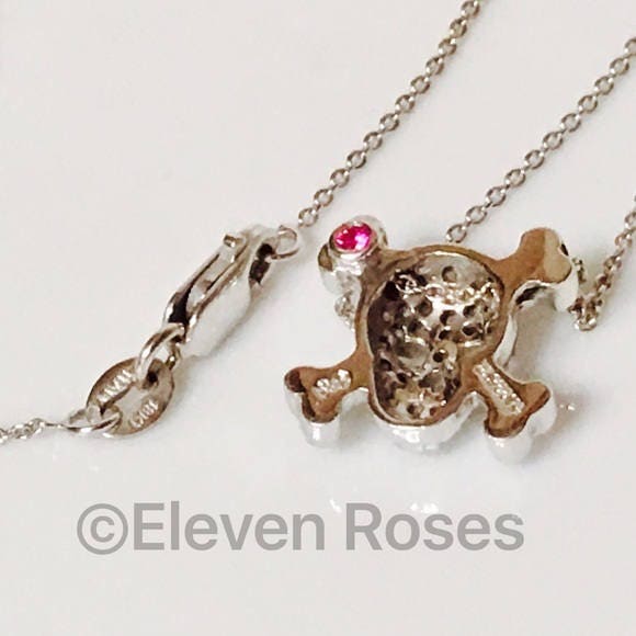 Roberto Coin Diamond Skull Pendant Necklace 750 18k Gold Tiny Roberto Coin Diamond Skull Pendant Necklace 750 18k Gold Tiny Treasures Free Us