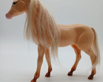 Caballo de juguete Barbie de Mattel para niños, talla única, color tostado, palomino, crin rubia, estilo vintage de los años 90.