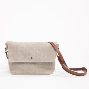 Kleine Umhängetasche mit Reißverschluss aus Leinen, minimalistische Leinenumhängetasche, vegane Tasche aus Damenstoff, leichte natürliche Leinentasche