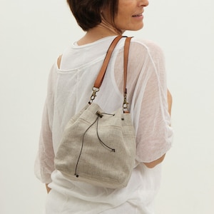 Sac seau à bandoulière en lin minimaliste avec sangle réglable, sac à main en lin d'été pour femme avec cordon, petit sac végétalien