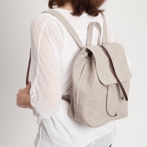 Linen and leather backpack, minimalist backpack in natural linen, handmade summer backpack for women, medium travel backpack with pocket