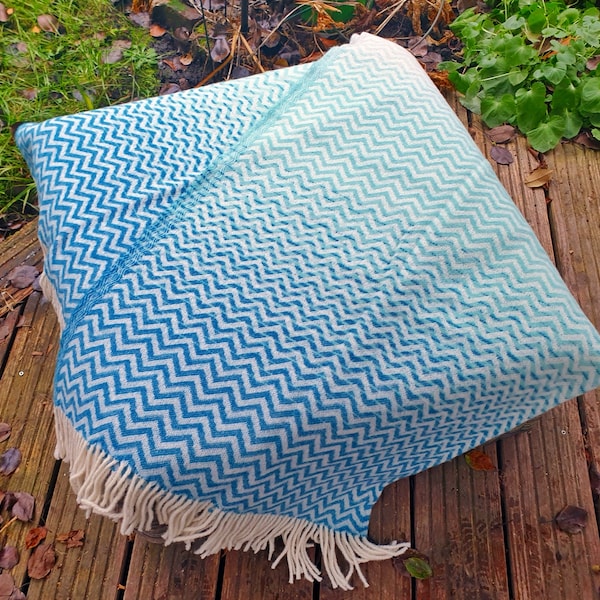 skandinavische Wohndecke****Plaid***100% Wolle***Farbverlauf blau