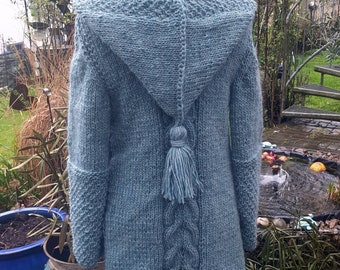 Strickjacke aus Islandwolle mit Zipfelkapuze***eisblau***M/L