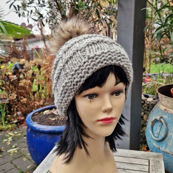 Longbeanie****Slouch ***Mütze mit Bommel