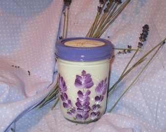 Pintado a mano 8 onzas mason jar lavender floral soy candle . Varias fragancias para elegir. ENVÍO GRATIS