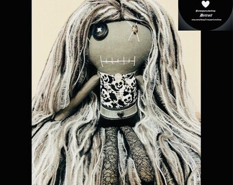 Grey Skulls - Creepy n Cute Doll (P)