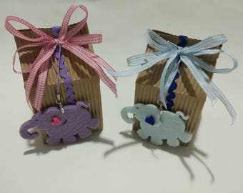 10x milk box-shaped favors made of corrugated cardboard with elephant key ring in felt - handmade - customizable