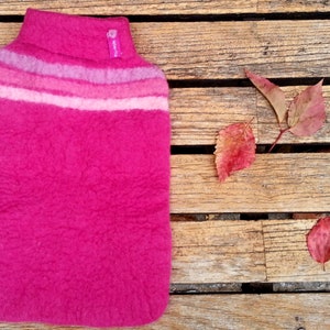 Hot water bottle with felted cover, stripes, pink
