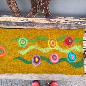 Table Runner, Big Flowers, Gold