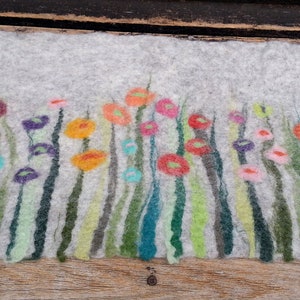 Table Runner, Grass and Flowers, light Gray image 7