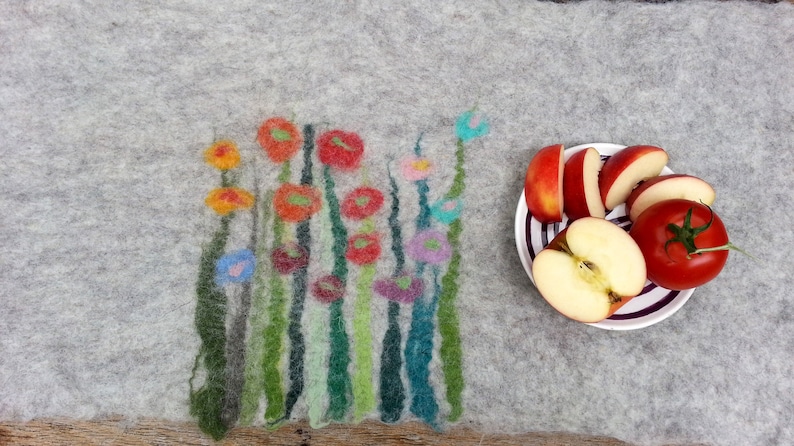 Table Runner, Grass and Flowers, light Gray image 10