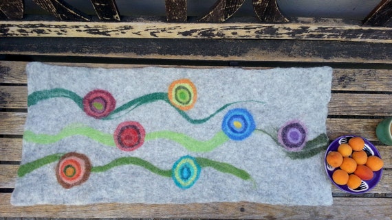 Table Runner, Big Flowers, light gray