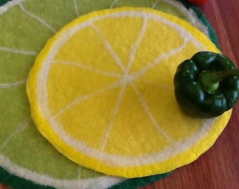 1 Felt Place Mat, slice of lemon