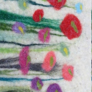 1 Felt Place Mat with grass and flowers, white image 5