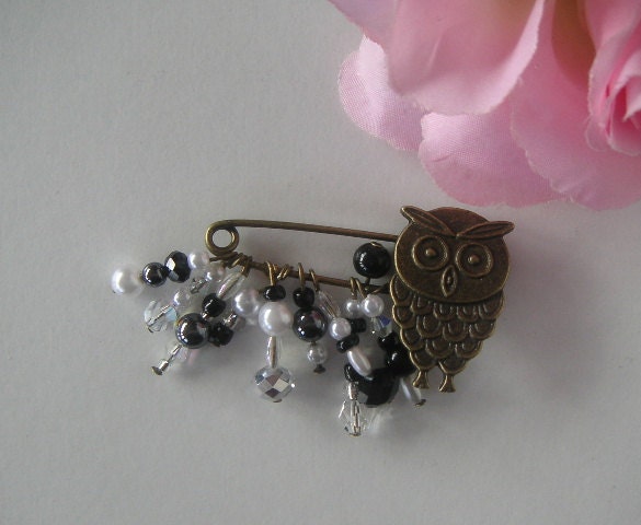 Owl brooch with black and white beads, pearls and crystals