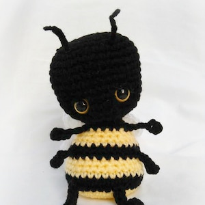 Comber the Bee Cuddle Bug; CROCHET PATTERN; PDF