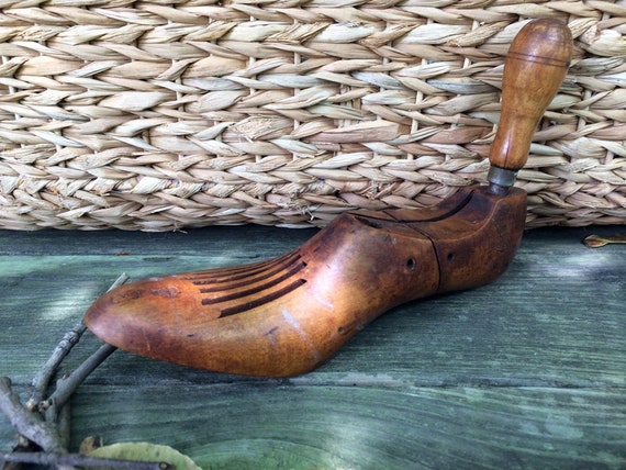 cobblers shoe stretcher