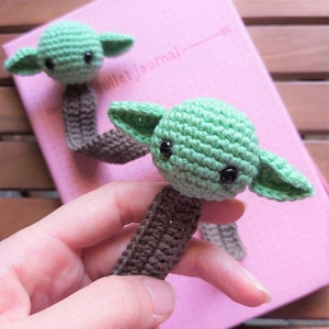 Baby Yoda Bookmark PATTERN / amigurumi / crochet / marcapáginas image 1
