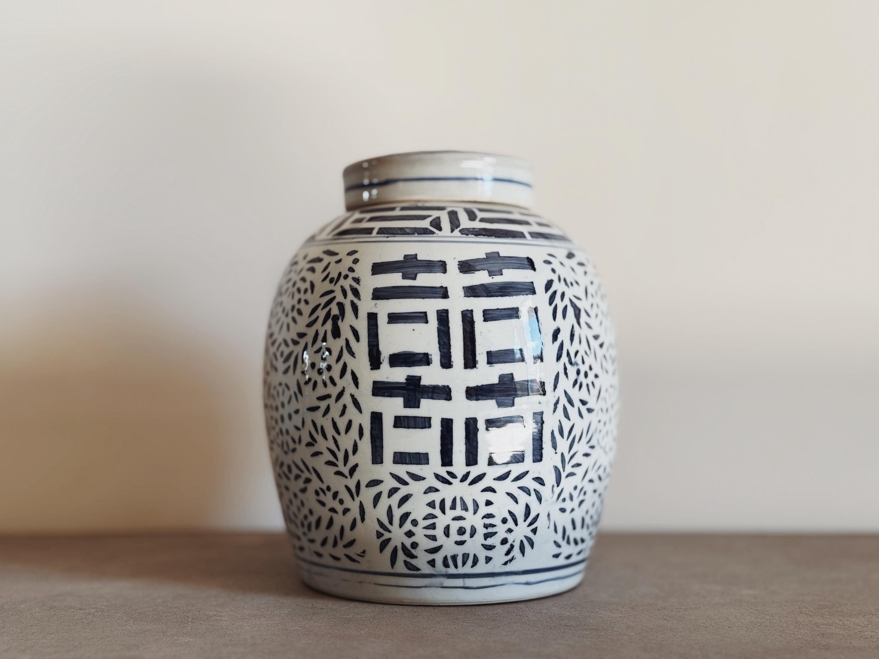 Vintage | Chinese Double Happiness Jar With Lid Ginger Blue & White Chinoiserie Asian Decor