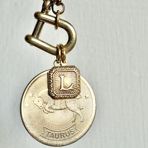 Vintage Taurus ketting, gepersonaliseerde ketting met initiaal en dierenriem beugelketting karabijnhaak bedelhouder ketting 12 sterrenbeeld alfabet ketting