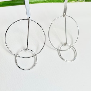 Pendientes de círculo de péndulo, pendientes de aro de círculo grande, pendientes geométricos llamativos, pendientes de aro de doble círculo, pendientes de círculo triangular