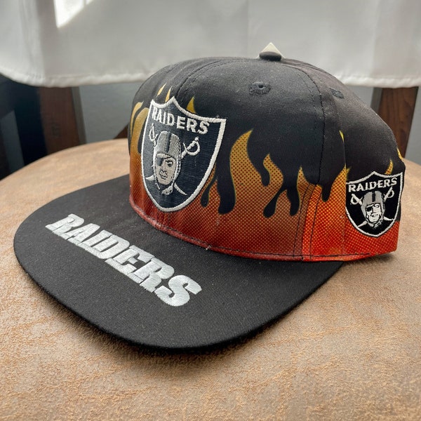 RARE Deadstock Las Vegas Raiders Snapback Flame Hat - NWT Oakland Raiders NFL Trucker Hat