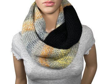 Women's knitted Infinity scarf Chunky winter scarf Circle scarf Tube scarf Neckwarmer Gift for Her Knit accessories Ready to ship Made in UK