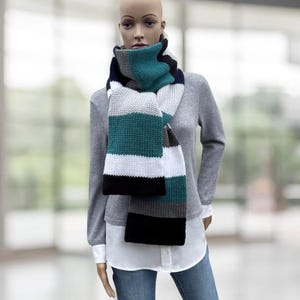 Chunky knitted Men&#39;s winter scarf Extra long Women&#39;s scarf Striped scarf Oversized scarf Very warm and thick scarf Knit accessories UNISEX