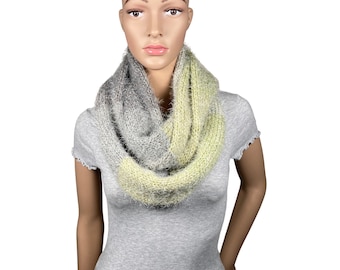Women's Chunky winter scarf Knitted Infinity scarf Soft and warm winter cowl Neck-warmer Circle scarf Knit accessories READY TO SHIP