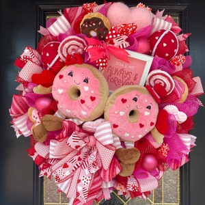 Valentine’s Day wreath, Donut wreatg, Pink and red decor, Valentine’s decor, Sweets wreath, Wreaths for front door