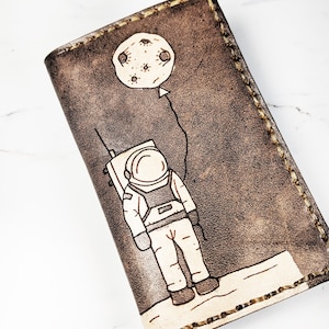 Astronaut balloon wallet - Leather wallet - Personalized Wallet - Minimalist wallet - Unique gift for him her - Handmade