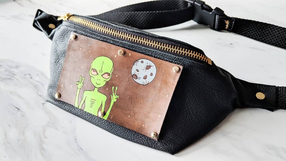 alien fanny pack