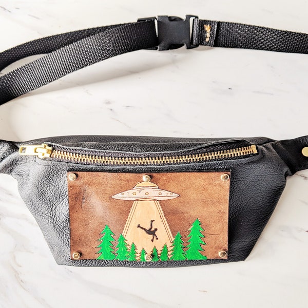 Leather UFO abduction Fanny Pack - Custom Personalized Hip Pack - Leather Belt Bag - Leather Bum Bag - Festival Fanny pack - Gift - Handmade