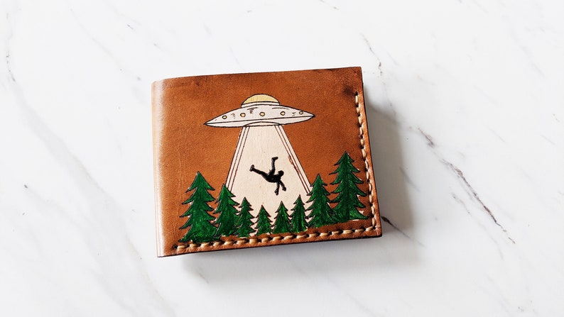 UFO abduction wallet Men's Leather wallet Personalized Wallet Bifold wallet Unique gift for him Bachelor gift Custom Handmade image 7