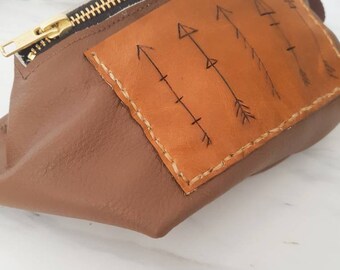 Leather Arrow Fanny Pack - Custom Personalized Hip Pack - Leather Belt Bag - Leather Bum Bag - Festival Fanny pack - Gift - Handmade