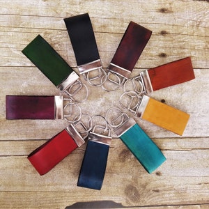 Custom Leather keychain - Leather Key Fob - Men&#39;s Key Accessory - Loop Keychain - Women&#39;s Keychain - Best Friend Gift - Car Accessories