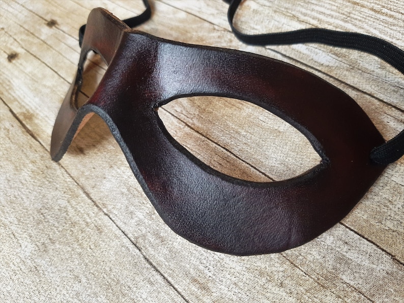 Basic Leather Mask - Superhero Mask - Masquerade Party - Cosplay Basic Leather Mask - Superhero Mask - Masquerade Party - Cosplay