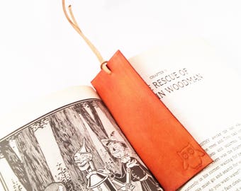 Hand stamped owl light brown leather bookmark - book lover gift - back to school accessory - leather gift - book accessories - owl bookmark